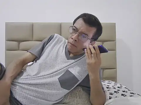 Snapshot of skinnylatino51 chatting on 19, 2, 2026 skinnylatino51 online show from 19, 2, 2026