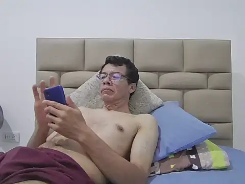 Snapshot of skinnylatino51 chatting on 14, 3, 2026 skinnylatino51 online show from 14, 3, 2026