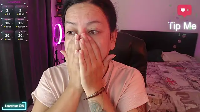 Snapshot of Abbyjoness21 chatting on 11, 11, 2025 Abbyjoness21 online show from 11, 11, 2025