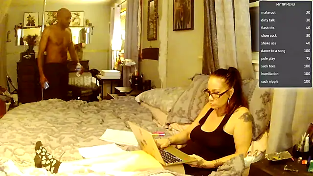 Snapshot of sexyred77713 chatting on 16, 3, 2026 sexyred77713 online show from 16, 3, 2026