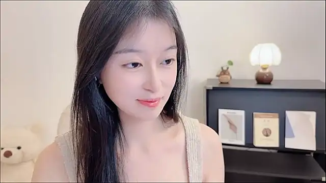 Snapshot of Onechestnut chatting on 21, 10, 2025 Onechestnut online show from 21, 10, 2025