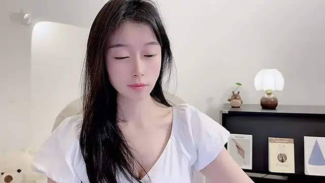 Snapshot of Onechestnut chatting on 20, 11, 2025 Onechestnut online show from 20, 11, 2025