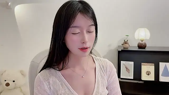 Snapshot of Onechestnut chatting on 1, 12, 2025 Onechestnut online show from 1, 12, 2025