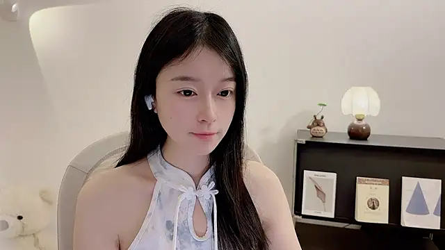 Snapshot of Onechestnut chatting on 4, 12, 2025 Onechestnut online show from 4, 12, 2025