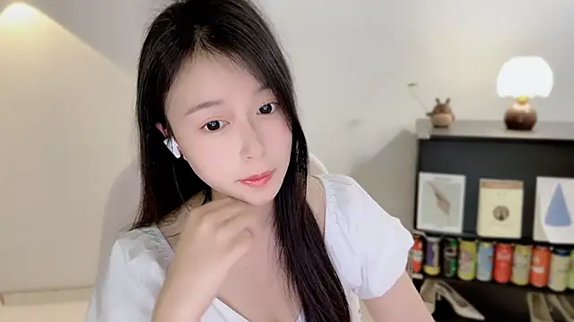 Snapshot of Onechestnut chatting on 2, 4, 2026 Onechestnut online show from 2, 4, 2026