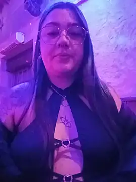 Snapshot of Dulcedeanis chatting on 5, 8, 2026 Dulcedeanis online show from 5, 8, 2026