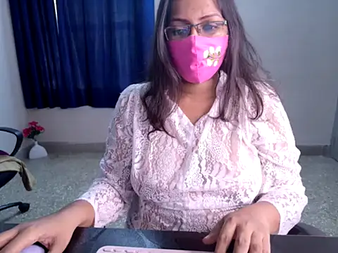 Snapshot of Anjalistar chatting on 7, 10, 2025 Anjalistar online show from 7, 10, 2025