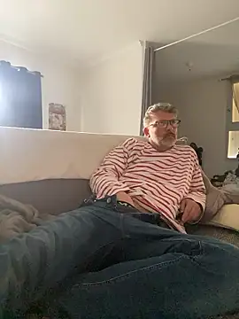 Snapshot of max219 chatting on 12, 1, 2026 max219 online show from 12, 1, 2026