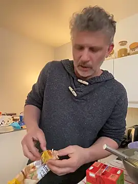 Snapshot of max219 chatting on 26, 3, 2026 max219 online show from 26, 3, 2026