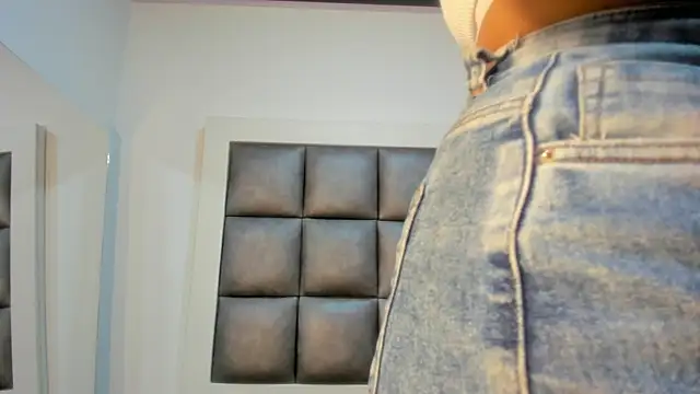 Snapshot of Mia_lopez__ chatting on 18, 9, 2025 Mia lopez   online show from 18, 9, 2025