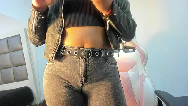 Snapshot of Mia_lopez__ chatting on 19, 9, 2025 Mia lopez   online show from 19, 9, 2025