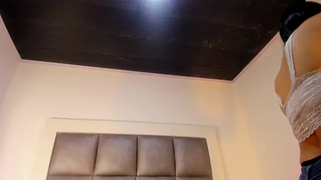 Snapshot of Mia_lopez__ chatting on 23, 9, 2025 Mia lopez   online show from 23, 9, 2025