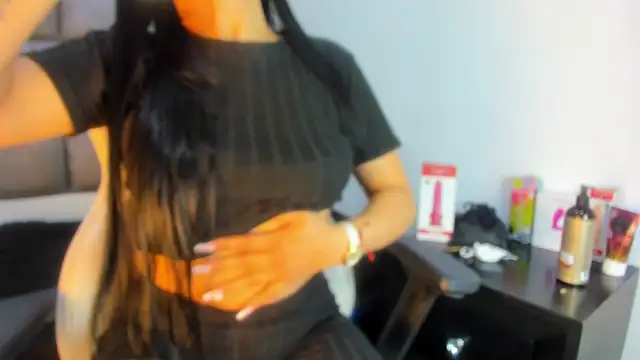 Snapshot of Mia_lopez__ chatting on 7, 10, 2025 Mia lopez   online show from 7, 10, 2025