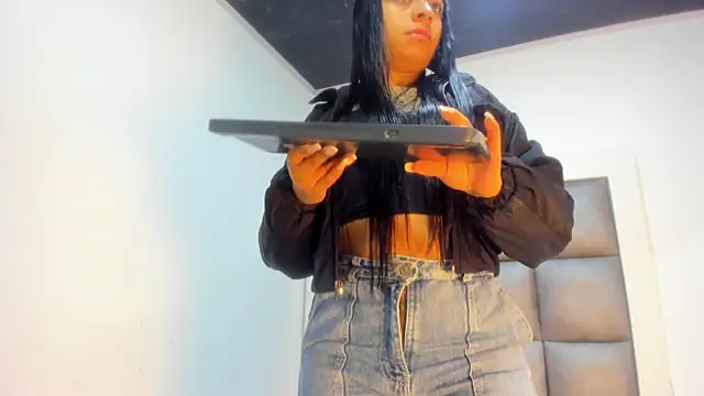 Snapshot of Mia_lopez__ chatting on 10, 10, 2025 Mia lopez   online show from 10, 10, 2025