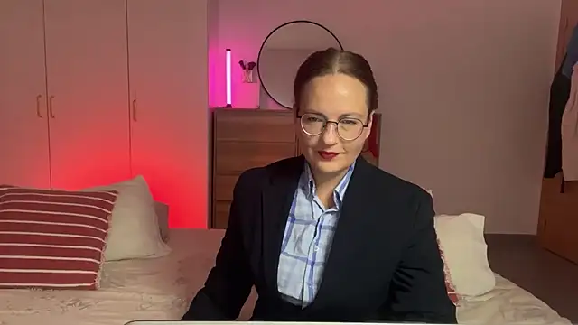 Snapshot of UnderWunder chatting on 15, 7, 2026 UnderWunder online show from 15, 7, 2026