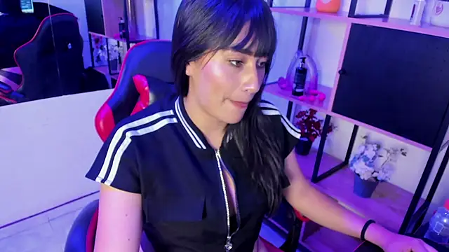 Snapshot of Dhaniela_Naugthy chatting on 3, 10, 2025 Dhaniela Naugthy online show from 3, 10, 2025