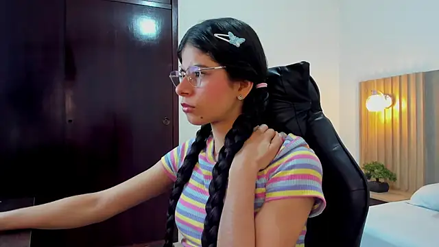 carlina 15 online show from 15, 9, 2025