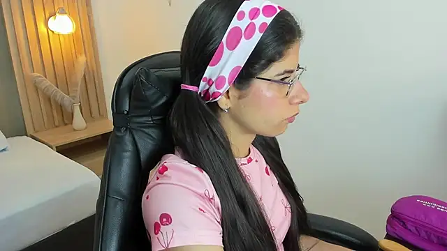 carlina 15 online show from 9, 10, 2025