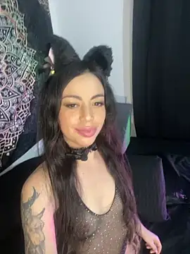 Snapshot of Coralink chatting on 5, 11, 2025 Coralink online show from 5, 11, 2025