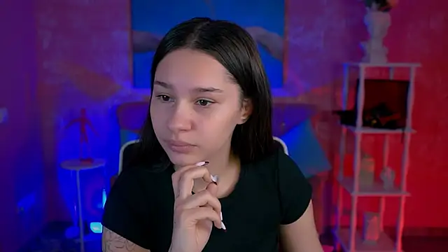 KimClarks  online show from 6, 10, 2025