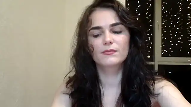 Silviaa a online show from 17, 11, 2025