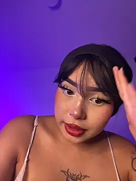 Snapshot of lucialauper_ chatting on 18, 10, 2025 lucialauper  online show from 18, 10, 2025