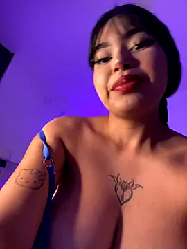 Snapshot of lucialauper_ chatting on 19, 10, 2025 lucialauper  online show from 19, 10, 2025
