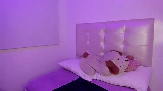 Anna Blade  online show from 13, 9, 2025