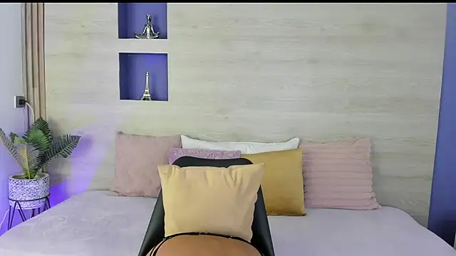 Stephanni  online show from 19, 9, 2025