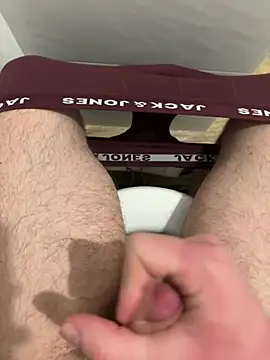 Snapshot of hugehairycock_98 chatting on 6, 2, 2026 hugehairycock 98 online show from 6, 2, 2026