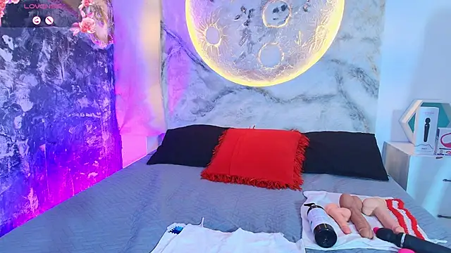 KrystalEvans online show from 10, 9, 2025