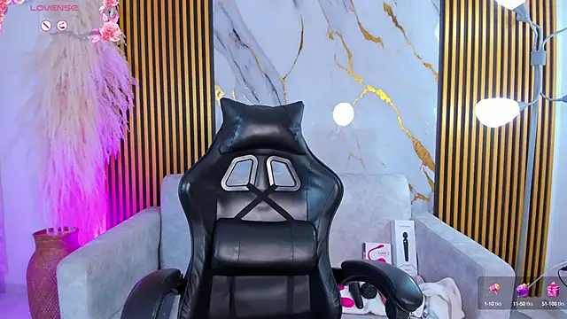 KrystalEvans online show from 14, 9, 2025