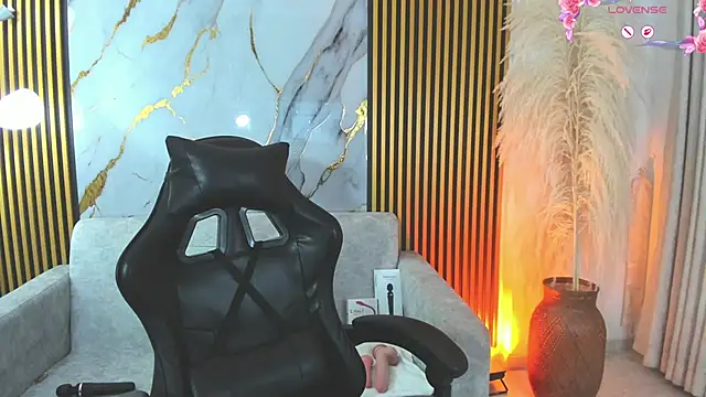 KrystalEvans online show from 19, 9, 2025