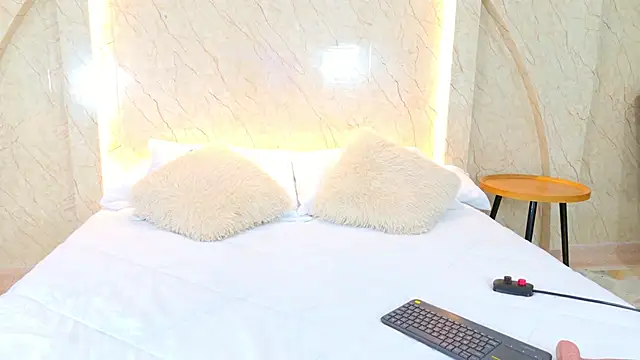 Snapshot of AbrilPeach chatting on 6, 3, 2026 AbrilPeach online show from 6, 3, 2026