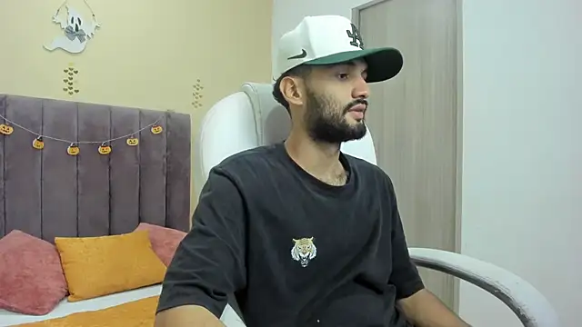 Snapshot of Ryan_Jackson_ chatting on 13, 10, 2025 Ryan Jackson  online show from 13, 10, 2025