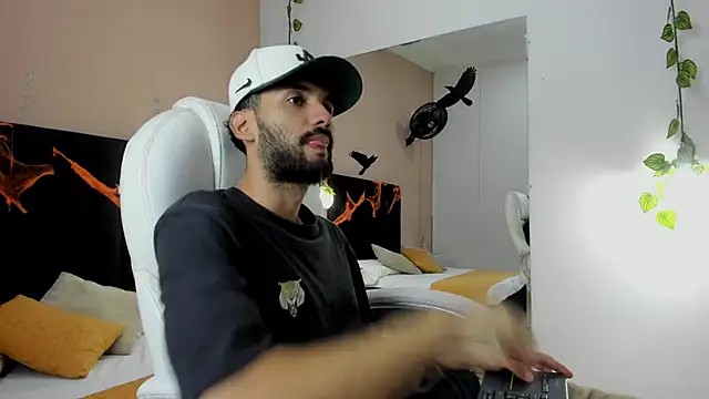 Snapshot of Ryan_Jackson_ chatting on 16, 10, 2025 Ryan Jackson  online show from 16, 10, 2025