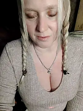 Snapshot of Bouncy-Bella28X chatting on 11, 9, 2025 Bouncy-Bella28X online show from 11, 9, 2025