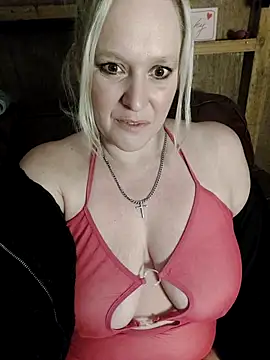 Bouncy-Bella28X online show from 7, 11, 2025