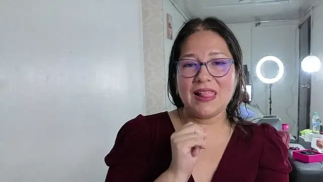 scarlett widow  online show from 20, 12, 2025