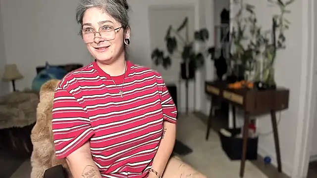 Alix Valentine online show from 11, 11, 2025