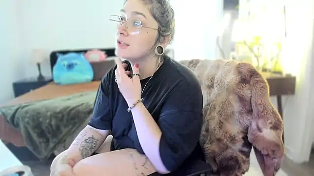 Alix Valentine online show from 18, 11, 2025