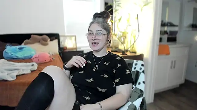 Alix Valentine online show from 3, 12, 2025