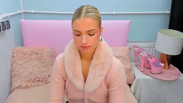 EvetteRose online show from 15, 10, 2025