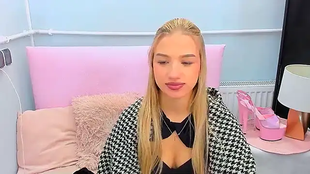 EvetteRose online show from 25, 10, 2025