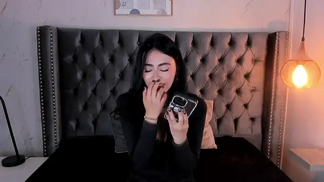 Anya Belth online show from 4, 7, 2026
