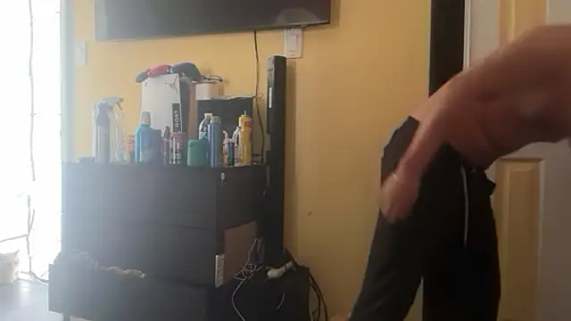 Snapshot of kSwisssxxx chatting on 12, 10, 2025 kSwisssxxx online show from 12, 10, 2025