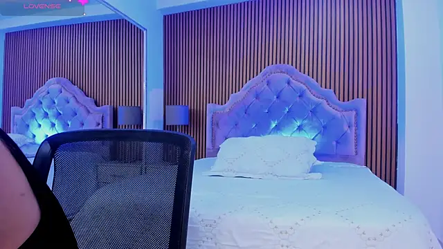 SelenaStonne online show from 23, 11, 2025