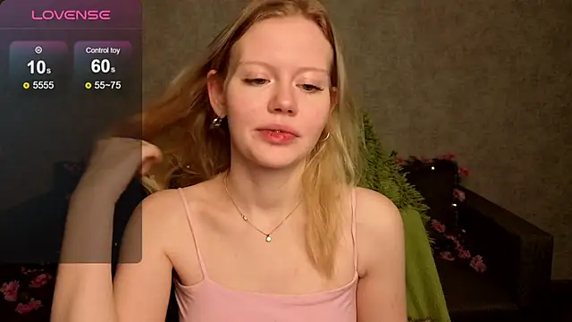 Snapshot of Wendy_228 chatting on 1, 11, 2025 Wendy 228 online show from 1, 11, 2025