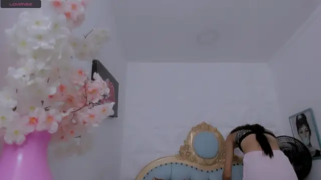 eimy skinny  online show from 28, 10, 2025