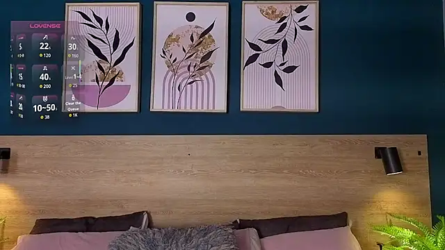 SarahMiler  online show from 28, 11, 2025